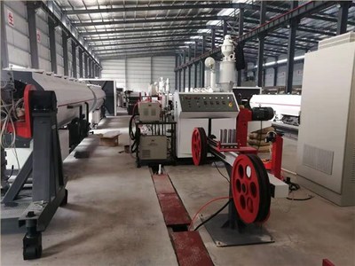 鋼絲網骨架管下線 鄧權塑業向智能制造工廠邁進