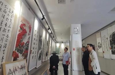 翰墨頌華章，丹青繪新篇——鳳縣慶祝新中國成立75周年優(yōu)秀美術書法作品展盛大啟幕